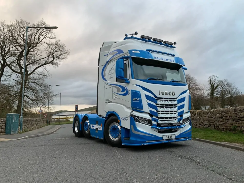 Přední nerezový rám Kelsa MiniBarXL pro Iveco S-way