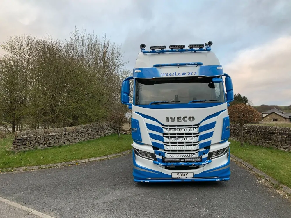 Nerezový rám Kelsa VisorBar pro Iveco S-Way