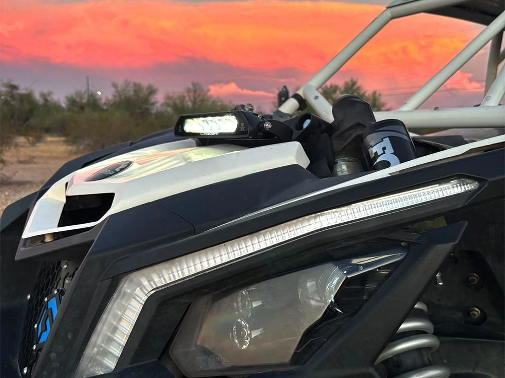Sada do masky Lazer pro CAN-AM Maverick X3 (2017+), Linear-6