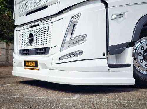 Přídavný spoiler pod nárazník, s integrovanou LED rampou, pro Volvo FH Aero