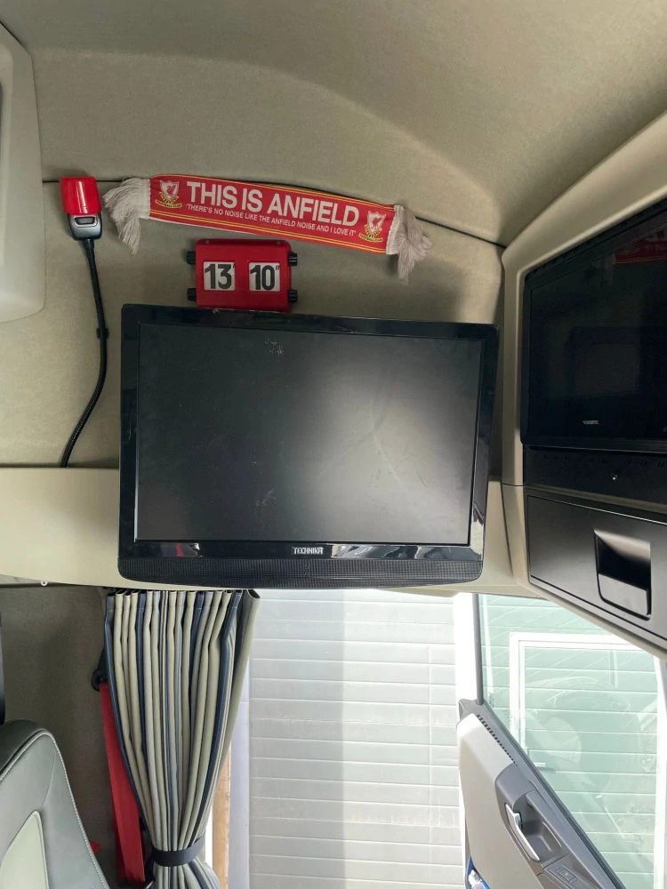 Volvo FH4/5 TV držák nad dveře