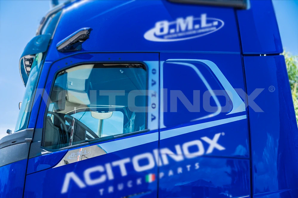 Nerezové lišty na boky kabiny, pro Volvo FH Aero