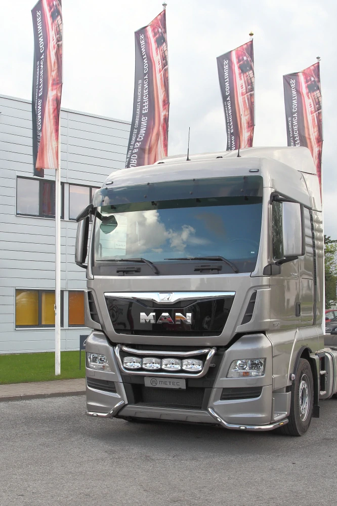 Spodní rohový rám METEC pro MAN TGX 2007-, 8LED, nerez DOPRODEJ