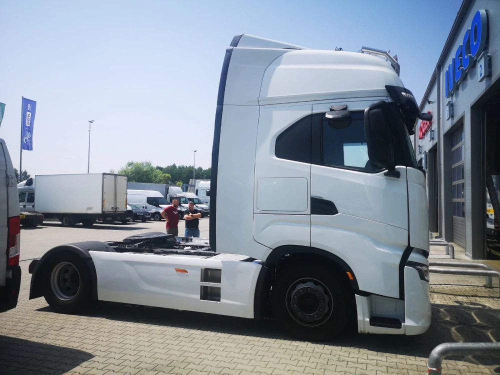 Mezinápravové spoilery Iveco S-WAY rozvor náprav 3800 standard