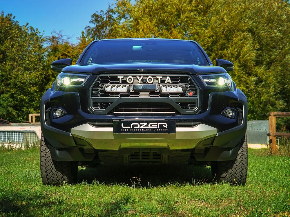 Sada světel do masky Lazer pro Toyota Gilux GR Sport (2024+), Triple-R 750