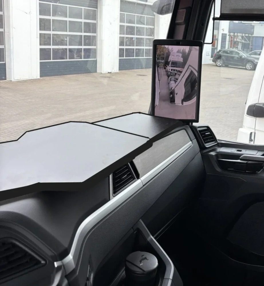 Polička dlouhá dvojitá Man TGX (2020 –) s kamerami