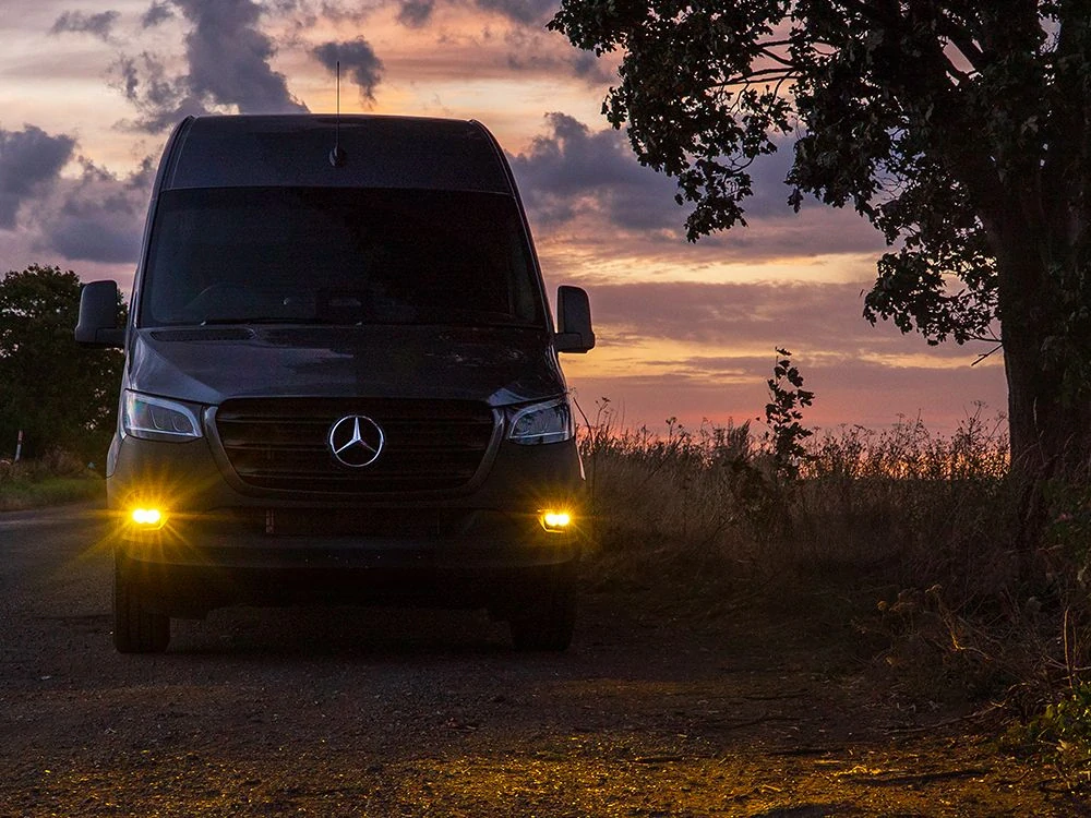 Sada mlhových světel Lazer pro Mercedes Sprinter (2018+), Carbon-2