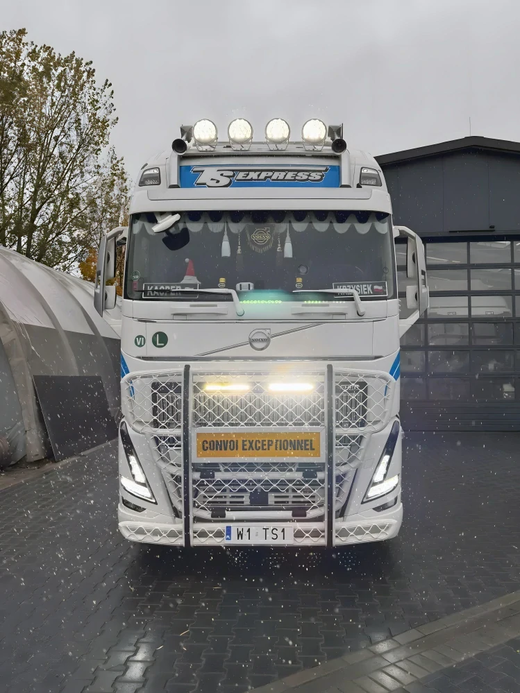 Sada světel do masky Skyled, Volvo FH5, 2x Skyled Slide 14,5"