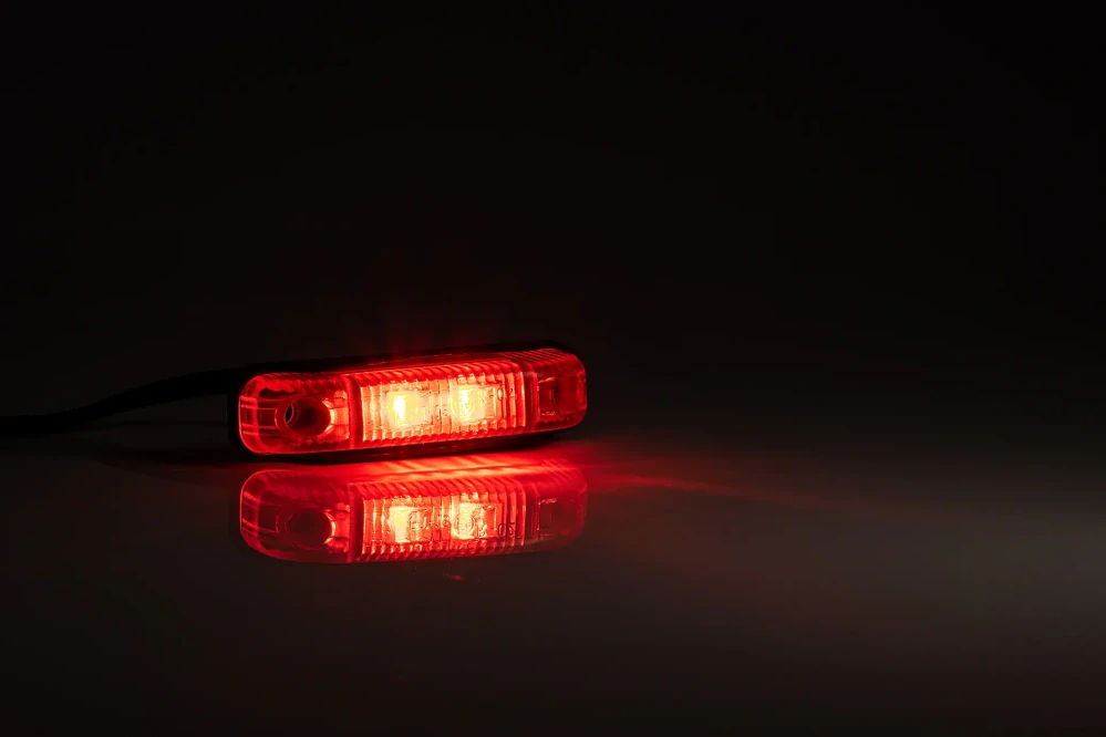 Led poziční světlo Fristom 80x18mm, 12-24V, E9, Červená