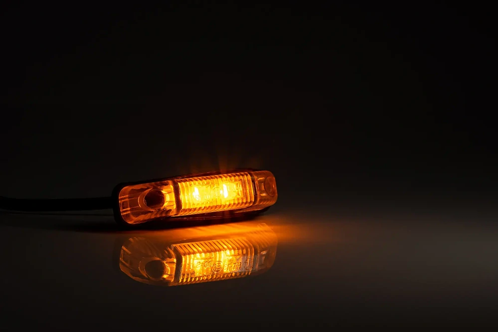 Led poziční světlo Fristom 80x18mm, 12-24V, E9, Oranžové