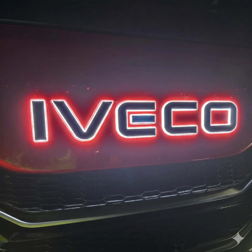 LED podsvícený nápis IVECO S-WAY 2025- Nerezový