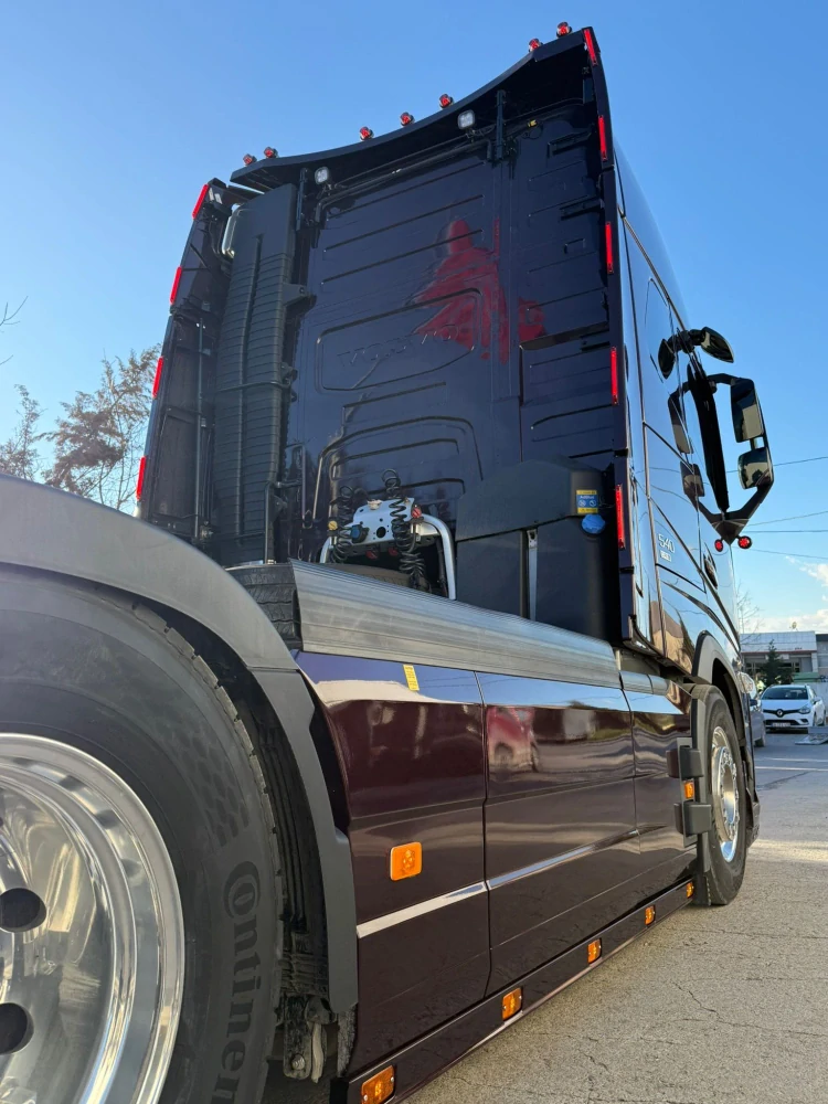 Boční mezinápravové lišty Volvo FH4. FH5, AERO, 3800 mm