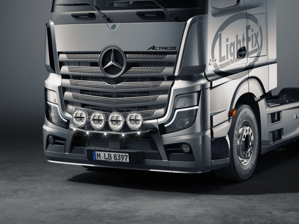 Přední ochranný rám Lightfix 4-LIGHT "MINI" lakovaný – MERCEDES - ACTROS (L-CAB)