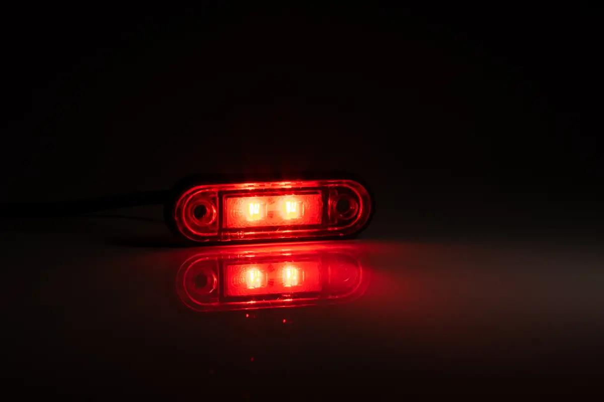Poziční LED světlo Fristom 12-36V, 2 LED, E9 a EMC- Červené