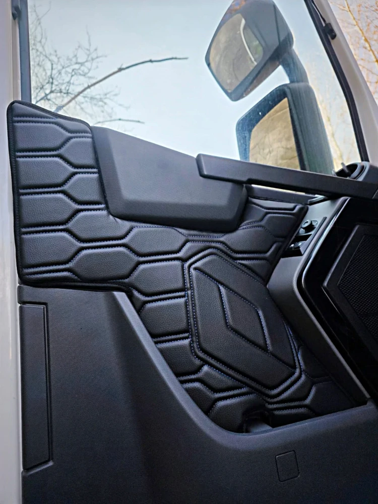 Dveřní panely Renault T - hnědé