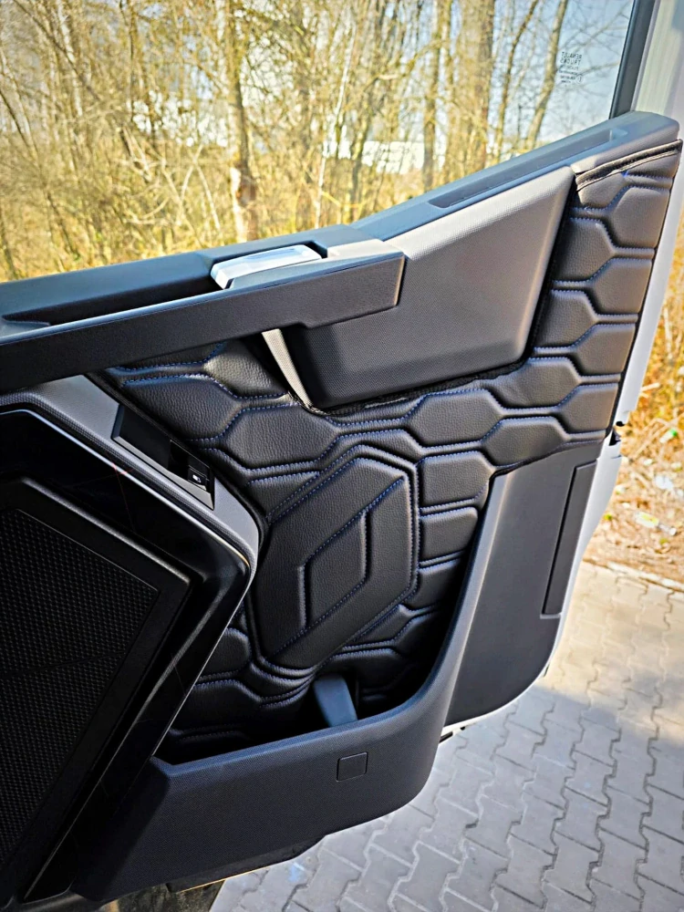 Dveřní panely Renault T - černé