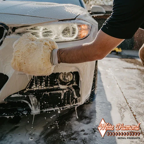 White Diamond Platinum Wash & Wax 750 ml – autošampon s voskem a ochranou proti soli