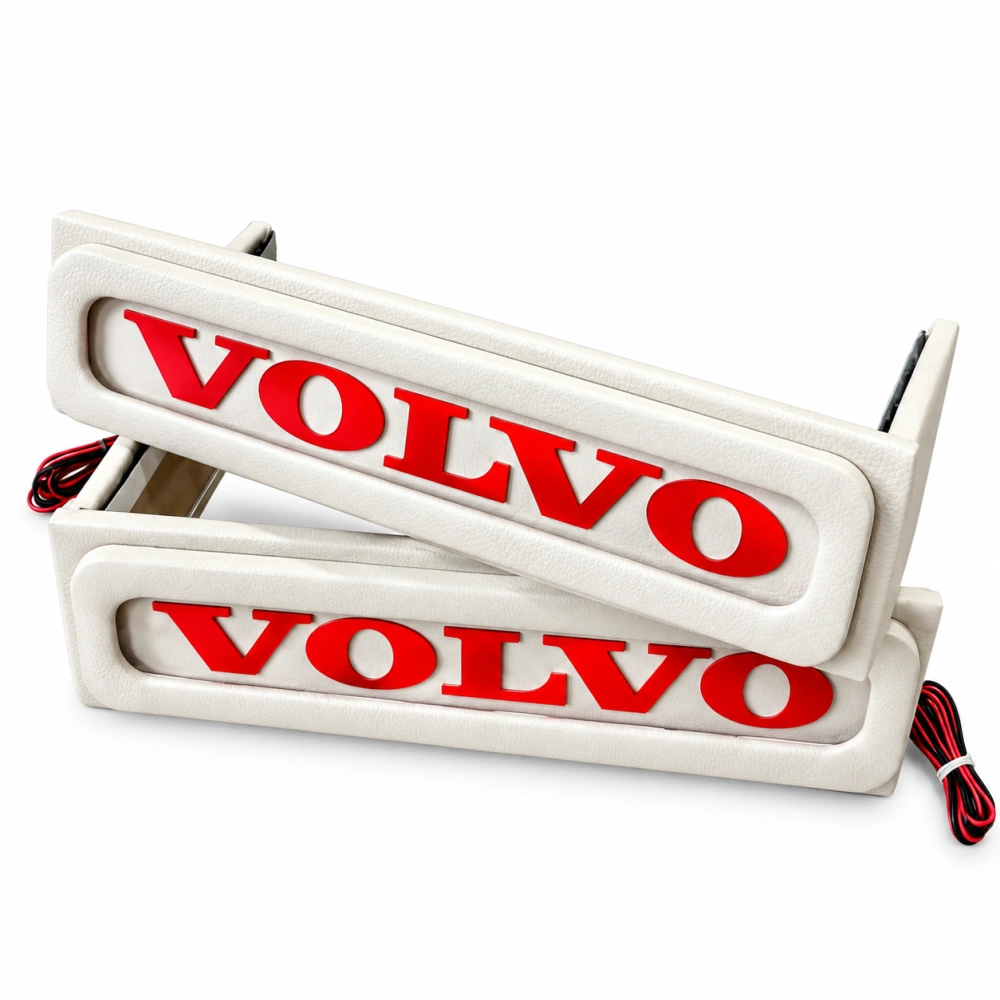 Podsvícené základny sedadel VOLVO, béžové, červený nápis, červené podsvícení