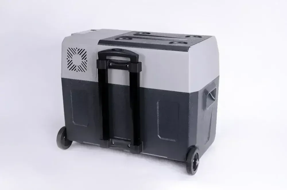 Přenosná kompresorová autochladnička Vigo Cool V40W, 40 l, 12/24/230V, Rukojeť a kolečka