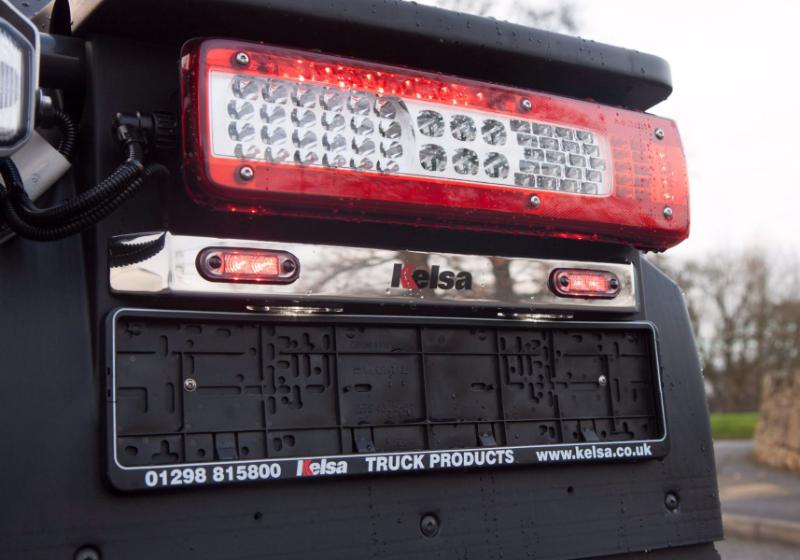 Zadní nerezové rámy Kelsa WingBars pro  Volvo FH 2013-2020 Denní kabina