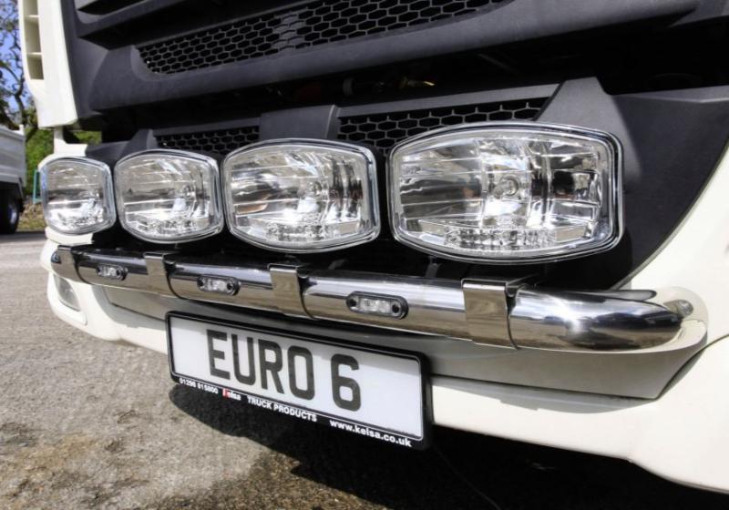 Přední nerezový rám Kelsa MiniBar 18T pro  DAF LF Euro6 45/55 se sluneční clonou