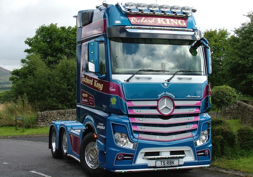 Přední nerezový rám/lišta Kelsa LedBar pro  Mercedes Actros 2012-on Gigaspace