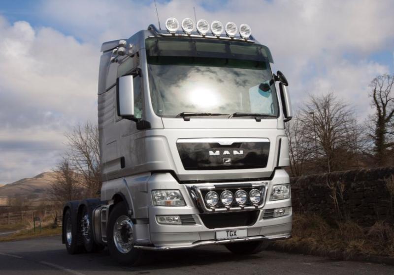 Nerezový rám po nárazník Kelsa LoBar pro  Man TGX XXL