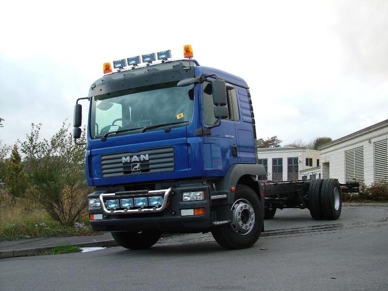 Přední nerezový rám Kelsa MultiBar pro  Man TGL/TGM M a L kabina