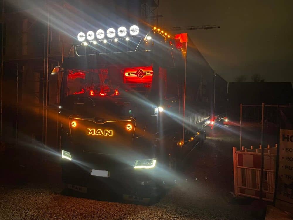 LED podsvícený nápis MAN- Nerezový