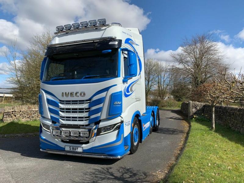 Střešní nerezový rám Kelsa HiBar Široký pro Iveco S-Way