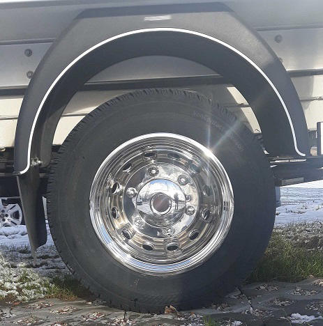 Sada nerezových poklic pro 16" disky 16X5,5, MAN TGE; VW CRAFTER (2018-), nerez. ocel, uchycení pod šrouby, 12 otvorů, PCD 205mm