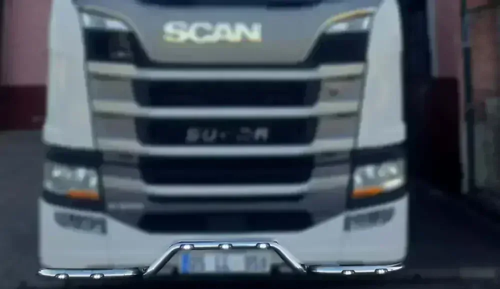 Nerezový rám pod nárazník, třídílný, 9 LED, Scania Next Gen S/R 2017-
