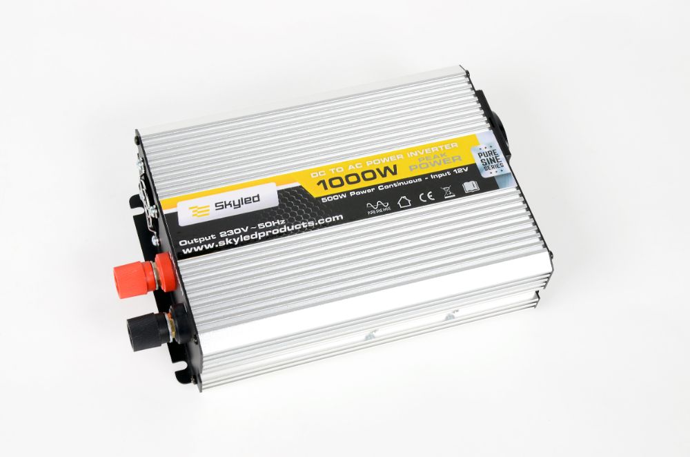 Měnič napětí Skyled 12V/230V, 1000W (500W trvalý), čistý Sinus