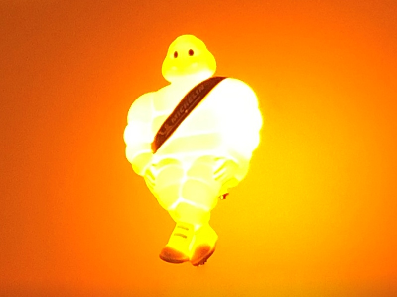 LED podsvícení figurek Michelin