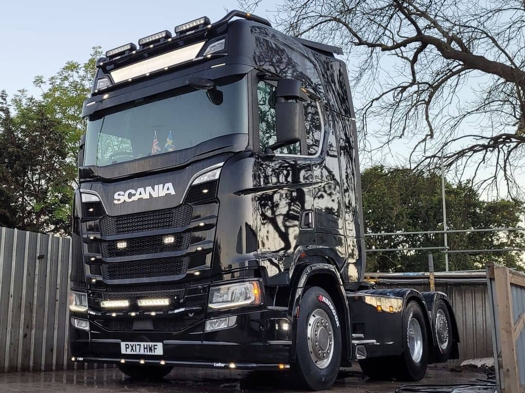 Střešní hliníkový rám Kelsa HiBar Široký pro  Scania Next Generation R&S Vysoká kabina