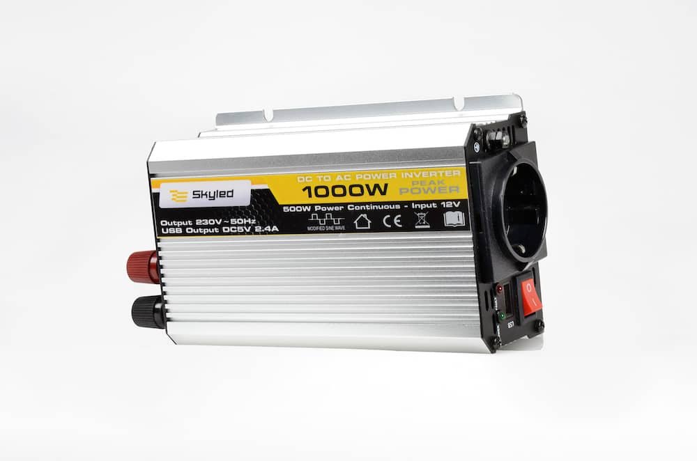 Měnič napětí Skyled 12V/230V, 1000W (500W trvalý), modifikovaný Sinus