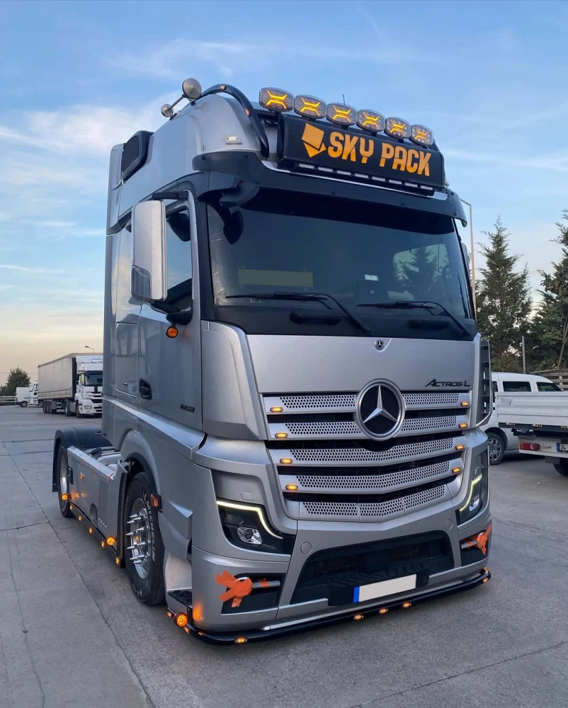 Střešní rampa typ H, 17 LED Mercedes Actros MP4 a MP5 Giga Space