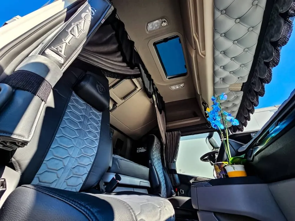 Čalounění stínítek SCANIA NTG - šedé