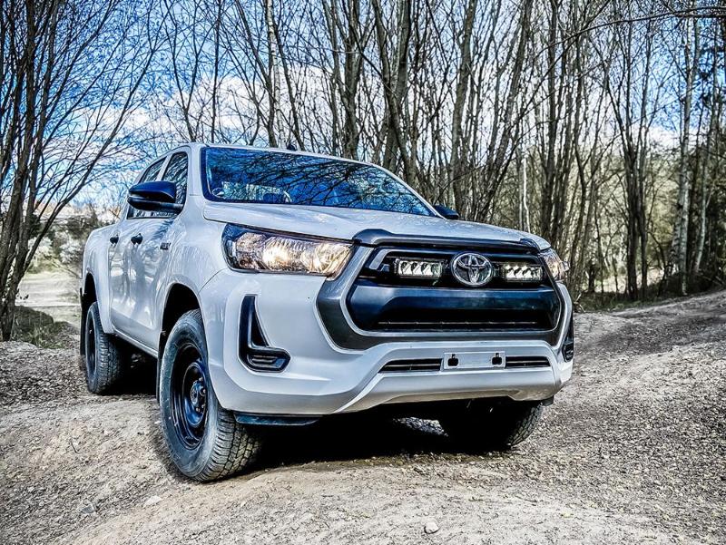 Sada světel do masky Lazer pro Toyota Hilux (2021+), Triple-R 750