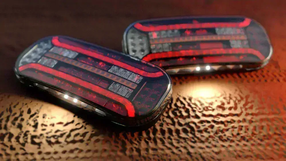 LED koncové světlo Fristom 12-24V, 6 funkcí, Dynamický blinkr