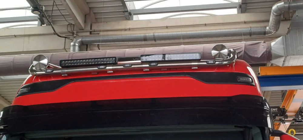 Střešní nerezový rám s 5 bílými a 6 oranžovými LED, pro FORD F-Max