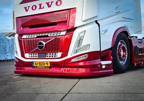 Přídavný spoiler pod nárazník, s integrovanou LED rampou, pro Volvo FH Aero