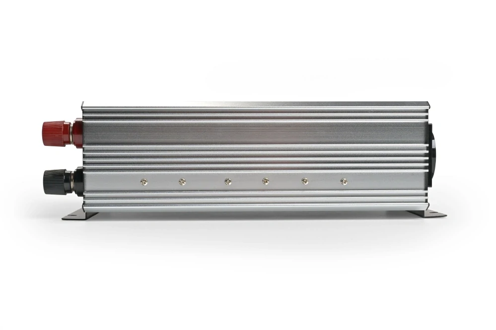 Měnič napětí Skyled 12V/230V, 4000W (2000W trvalý), modifikovaný Sinus
