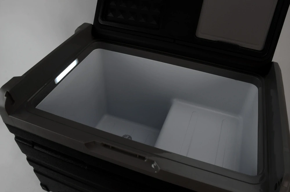 Přenosná kompresorová autochladnička Vigo Cool V40R, 40 l, 12/24/230V s baterií 15600 mAh