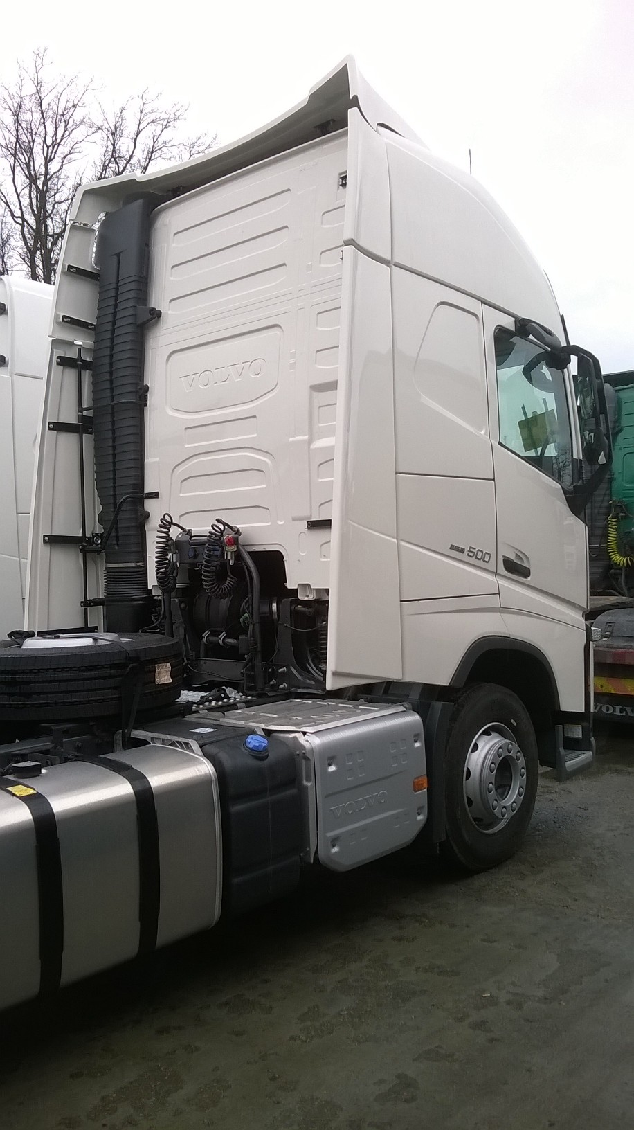Střešní a zakabinové spoilery pro VOLVO FH4/5 Globetrotter