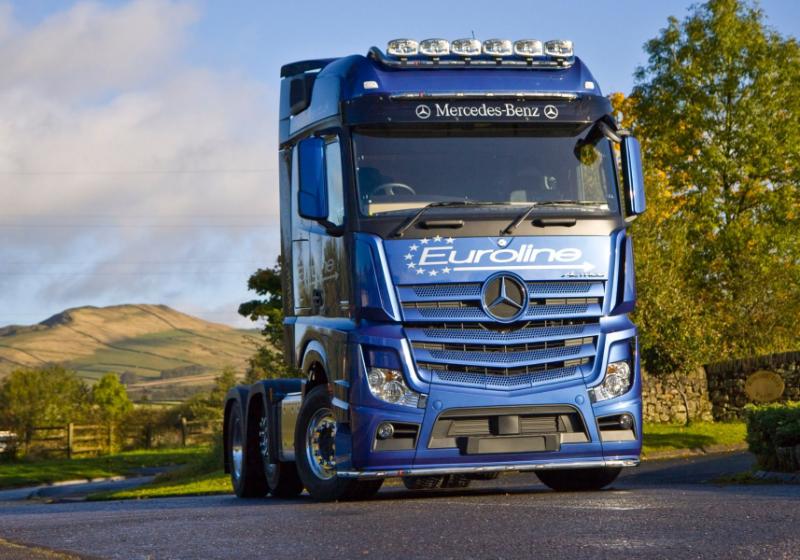 Nerezový rám pod nárazník Kelsa LoBar pro  Mercedes Actros 2012-on Bigspace