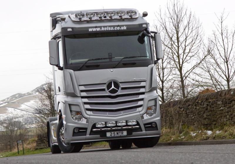 Střešní nerezový rám Kelsa HiBar pro Mercedes Actros 2012-on Streamspace 2.5m