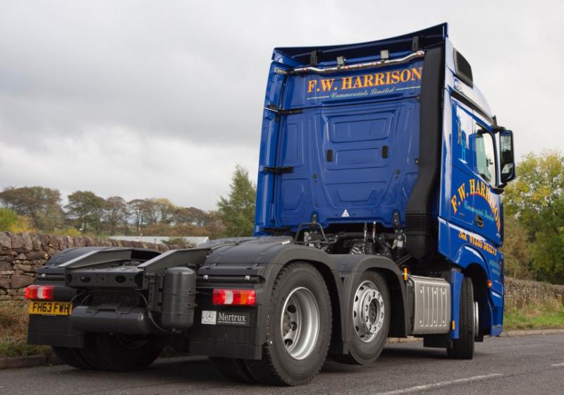 Zadní nerezový rám Kelsa Bakbar pro Mercedes Actros 2012-on Streamspace 2.5m