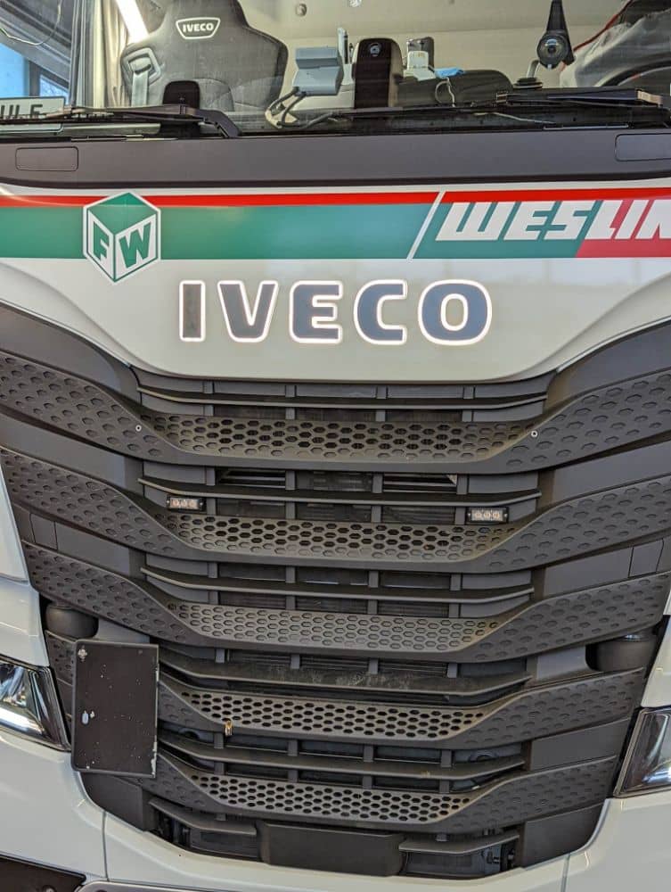 LED podsvícený nápis IVECO- Nerezový