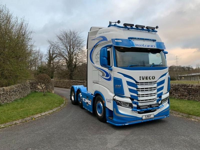 Střešní nerezový rám Kelsa HiBar Široký pro Iveco S-Way